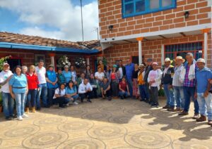 Visita e intercambio de experiencias en la vereda Las Frías, Yolombó, Antioquia